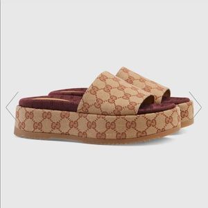 Gucci platform GG slide sandal size 8